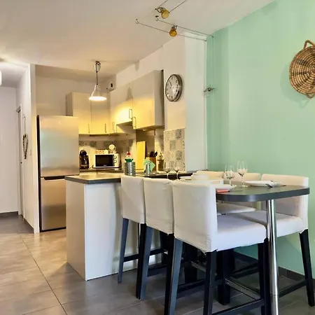 Maison Au Calme 2 Terrasse Clim Parking Gratuit شقة